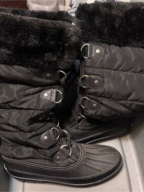 Athletech Black Quilted Winter Boots with Faux-Fur Cuff